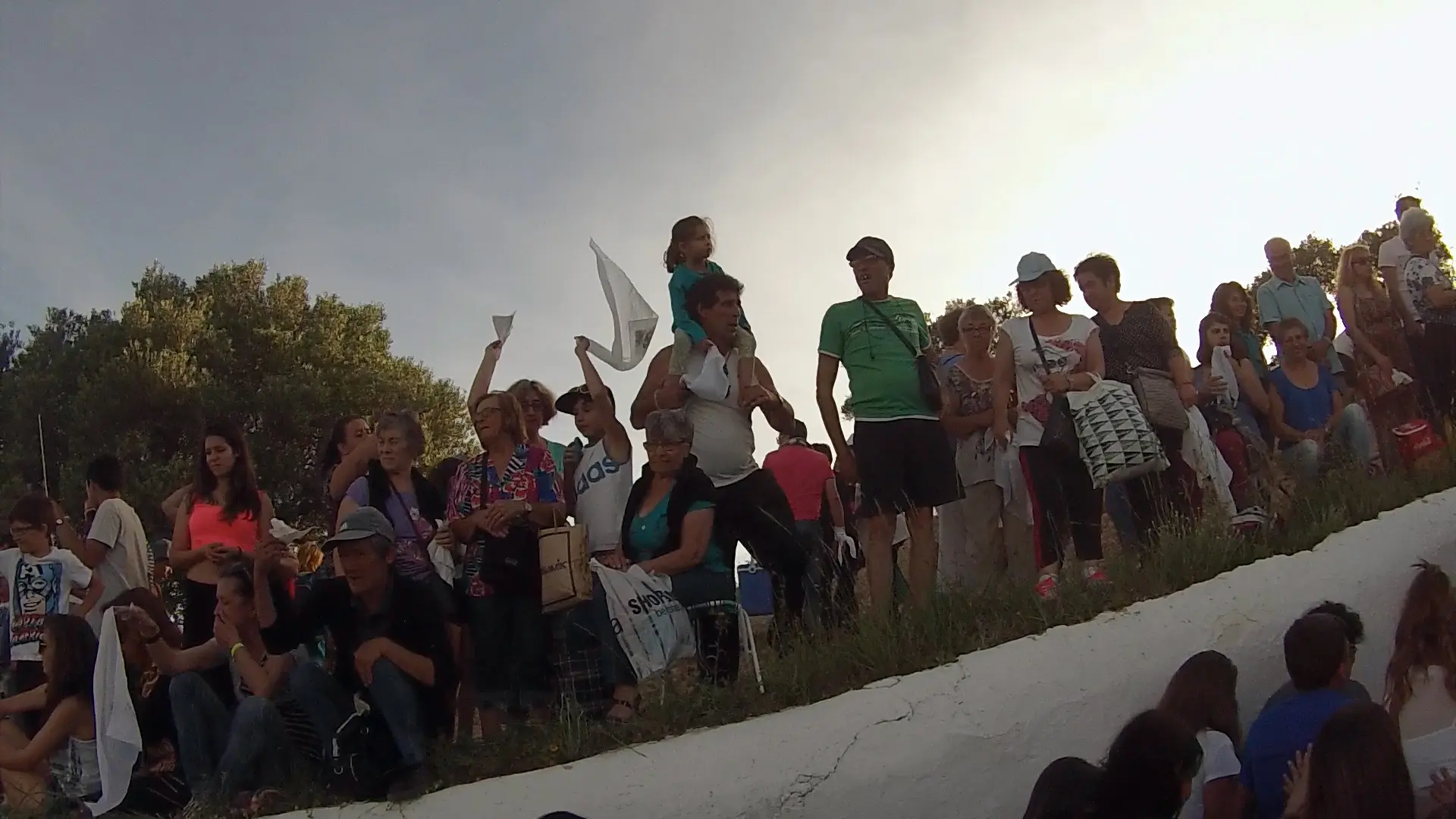 Força do Andor -subida ladeira povo - People climbing the slope